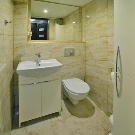 Spacious With Sauna, דירה *