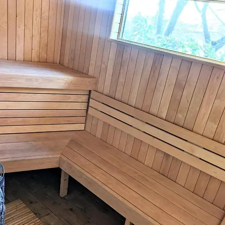 Apartment Spacious With Sauna, *