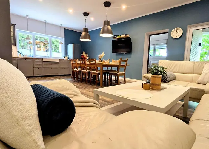 Spacious With Sauna,